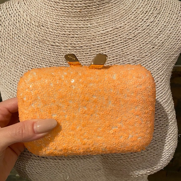 Kotur Coral Sequins Clutch NWT - Picture 10 of 10
